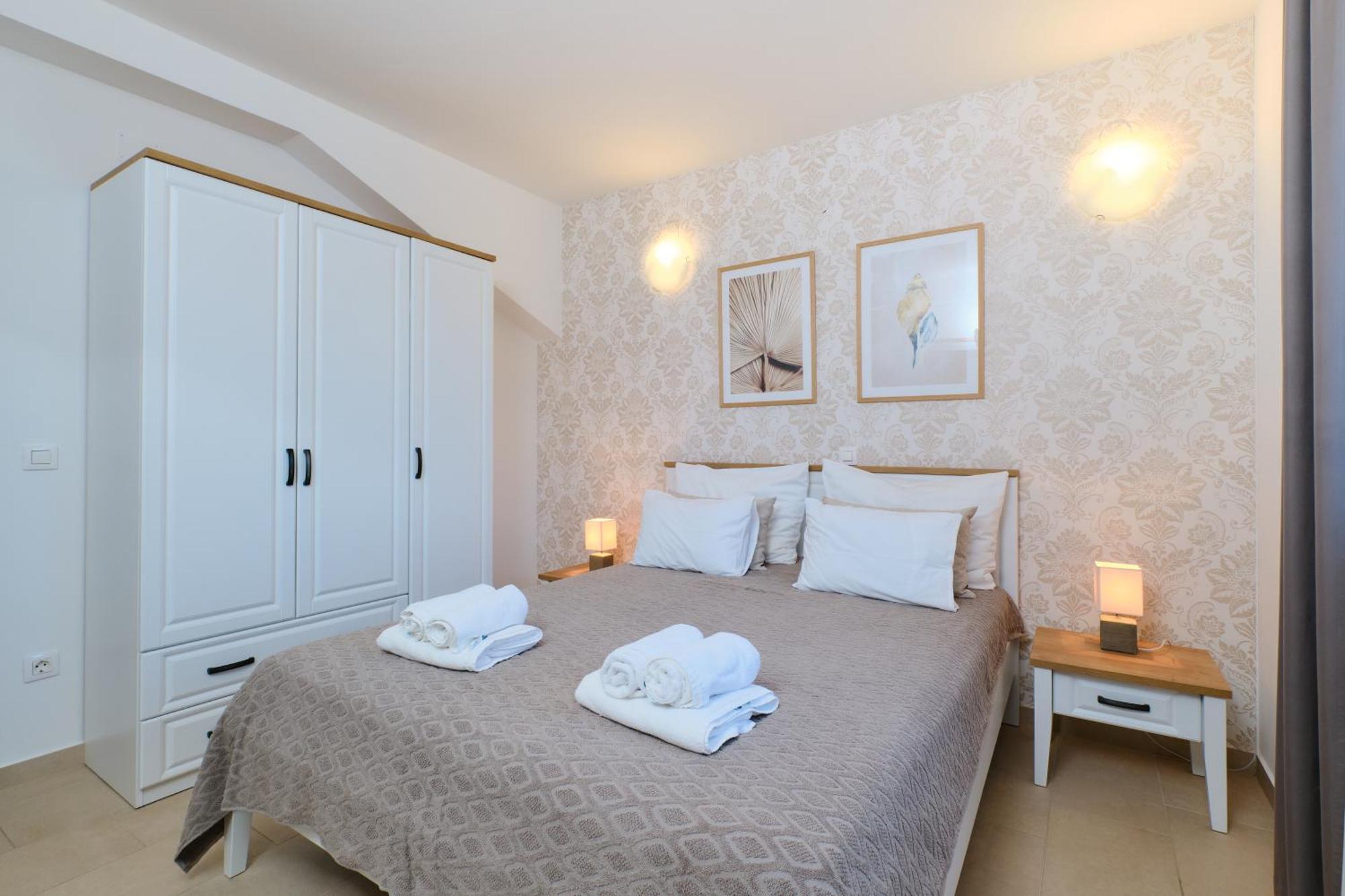 Apartments Divna Малий Лошинь Екстер'єр фото