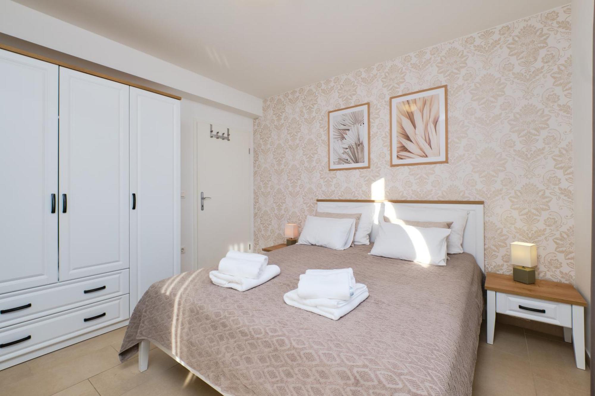 Apartments Divna Малий Лошинь Екстер'єр фото